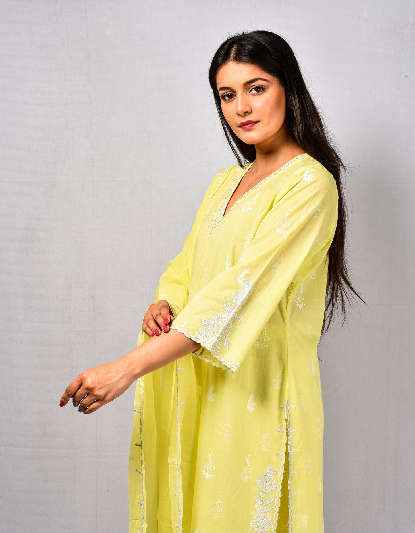 Divya Embroidered Full Set