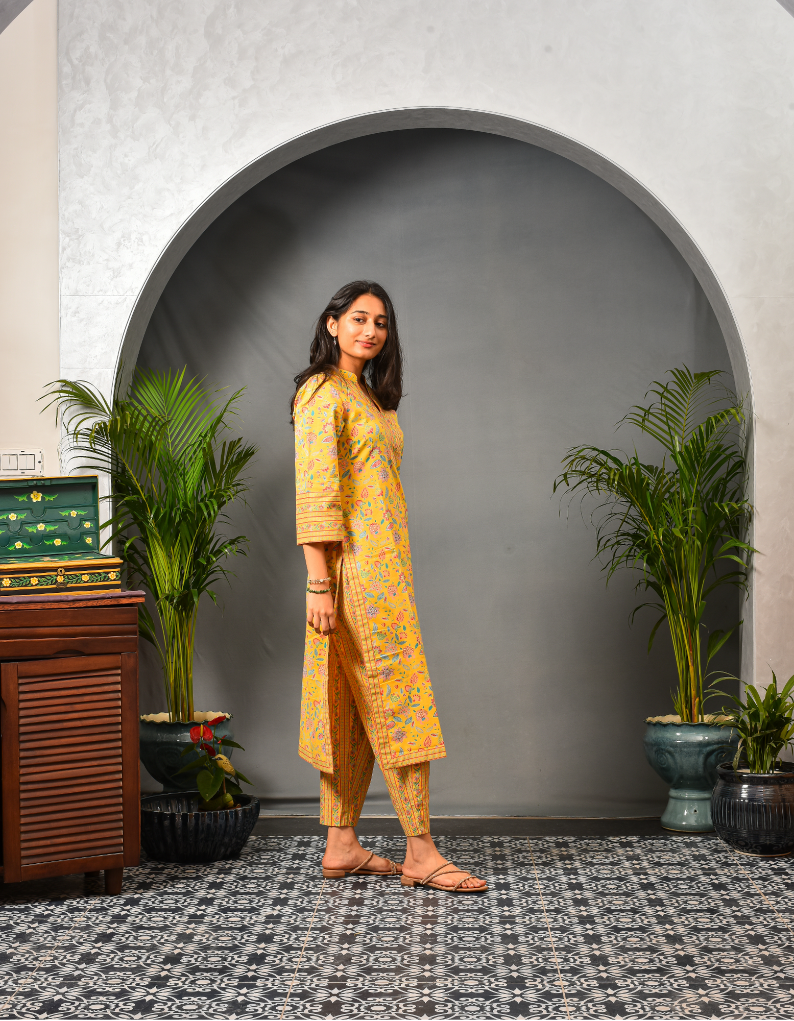 Tara Straight Kurta & Pants Set
