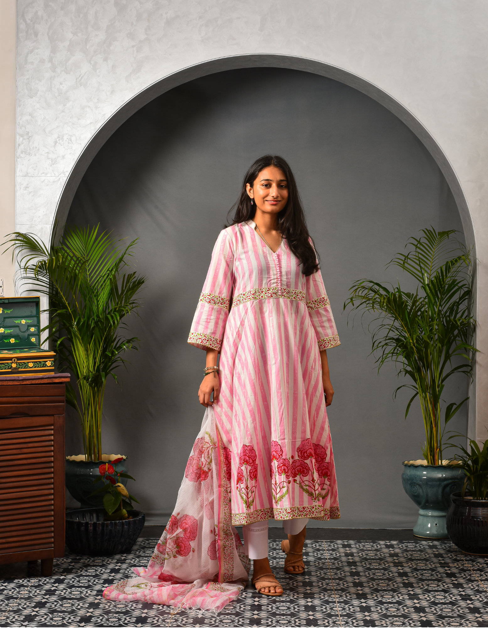 Nayera Pink Kali Kurta & Dupatta Set