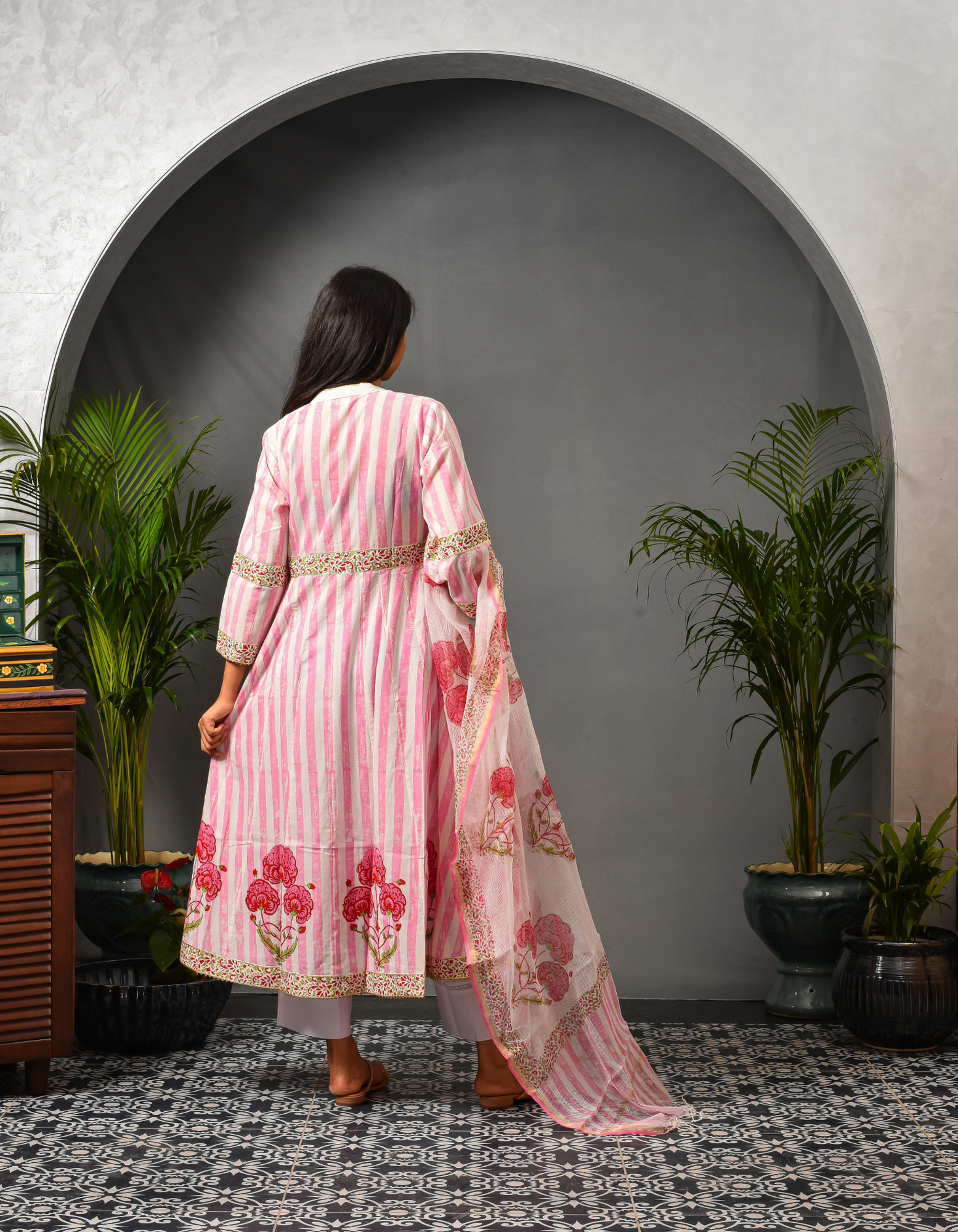 Nayera Pink Kali Kurta & Dupatta Set